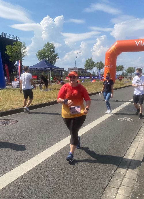 Lipödem Heldin Lyn beim Laufen